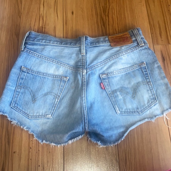Levi denim shorts - Picture 2 of 2